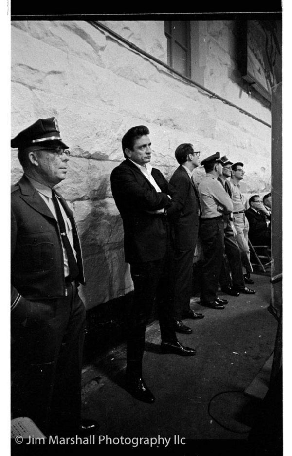 Johnny Cash at Folsom & San Quentin - Photographs by Jim Marshall - ENGLISH