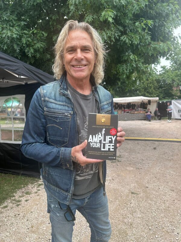 Amplify Your Life, signiert von den Autoren Jana Solvejg & Uwe Lerch